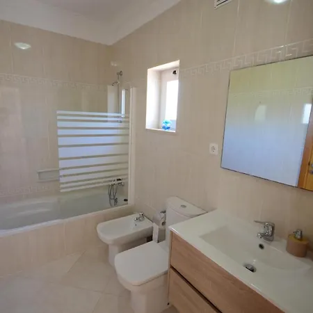 Casa Da Torre Espetacular V4 Com Piscina * Portimao