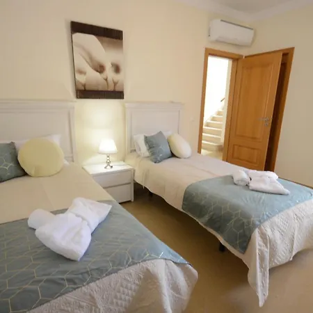 Casa Da Torre Espetacular V4 Com Piscina * Portimao