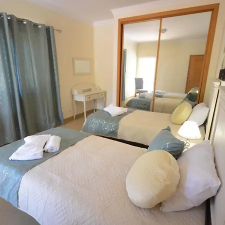 Вилла Casa Da Torre Espetacular V4 Com Piscina