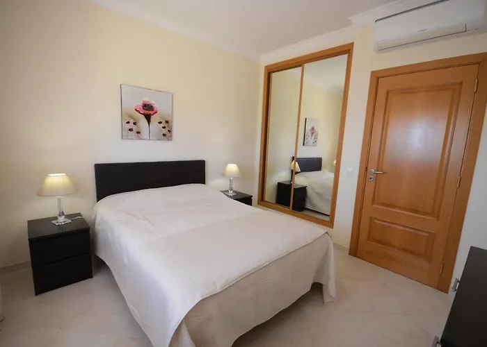 Вилла Casa Da Torre Espetacular V4 Com Piscina *